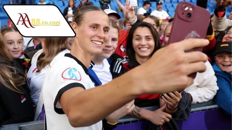 Hotgirl tham gia nóng cùng Euro 2021 - Tạo Dấu Ấn Không Quên